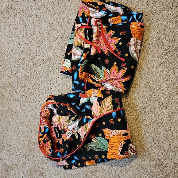 Room Service Tiger Print 2 Piece Shawl Collar Pajama Set Size S - Picture 5 of 9